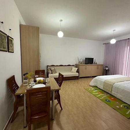 Studio Of Shpresa Vlorë Esterno foto