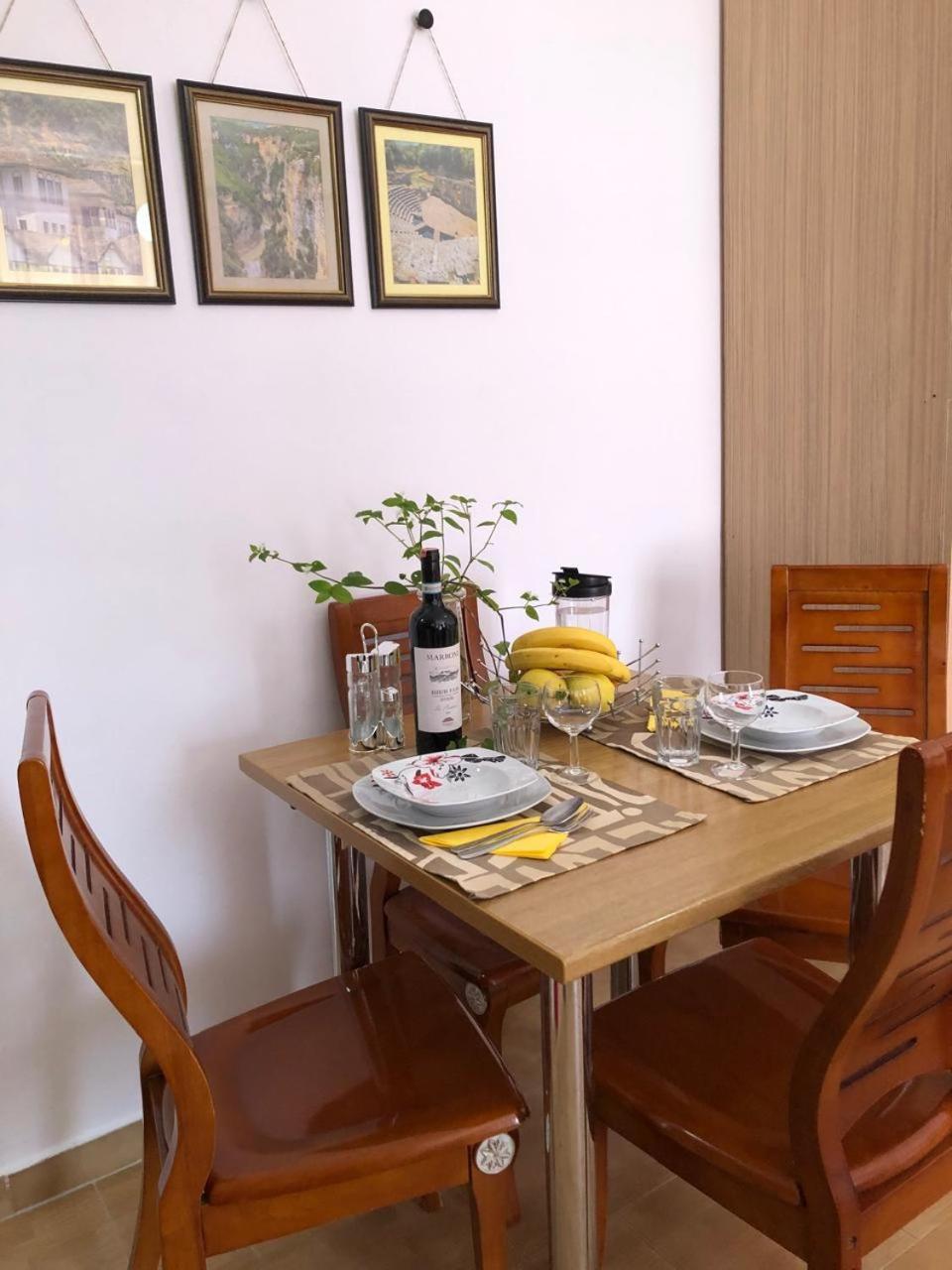 Studio Of Shpresa Vlorë Esterno foto