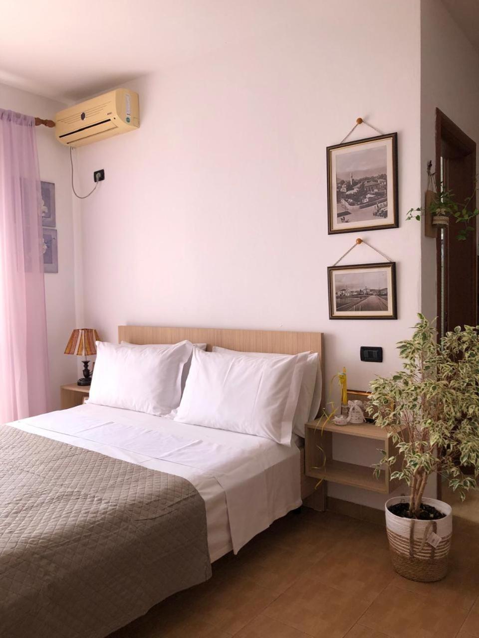 Studio Of Shpresa Vlorë Esterno foto