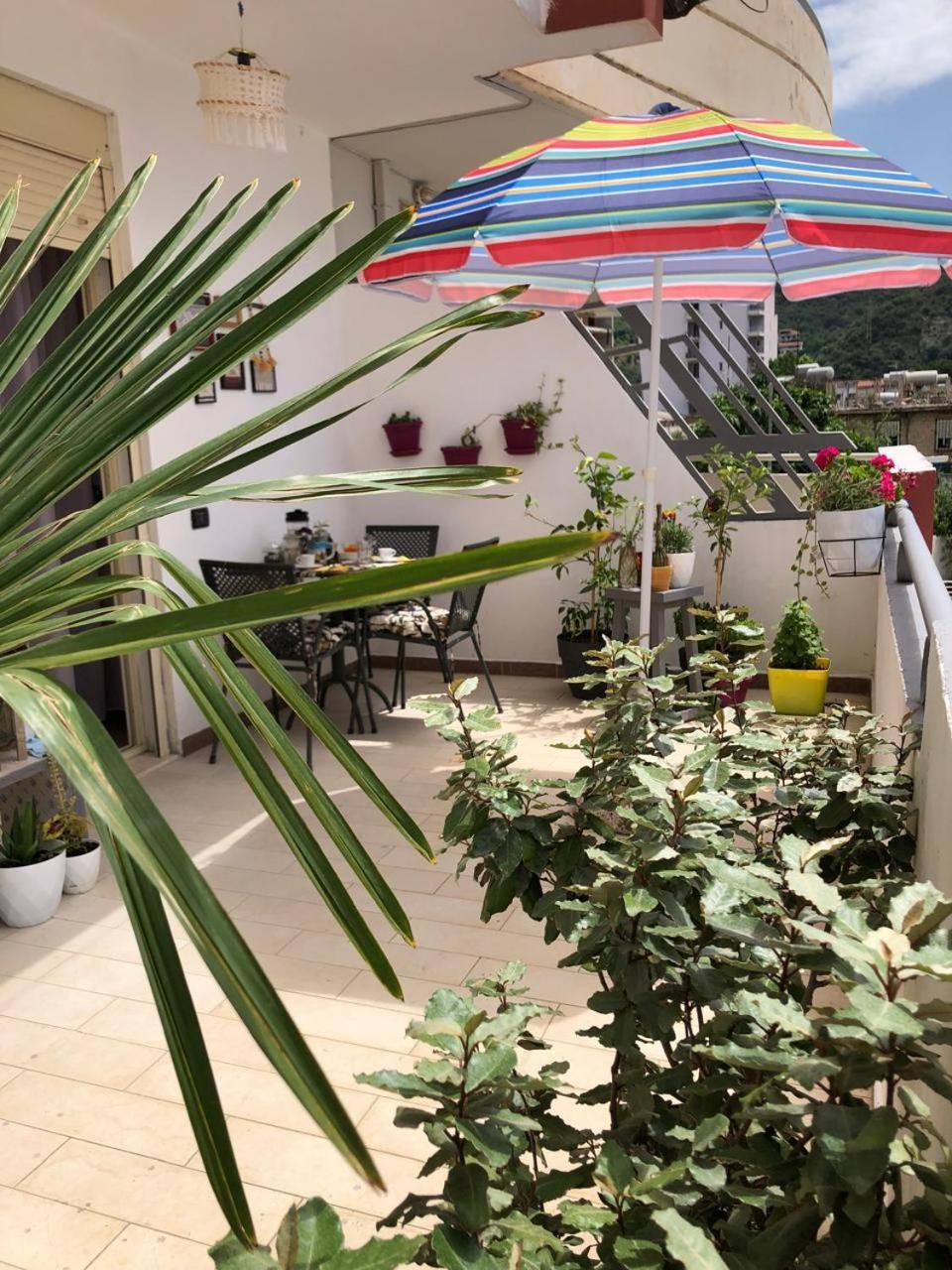 Studio Of Shpresa Vlorë Esterno foto